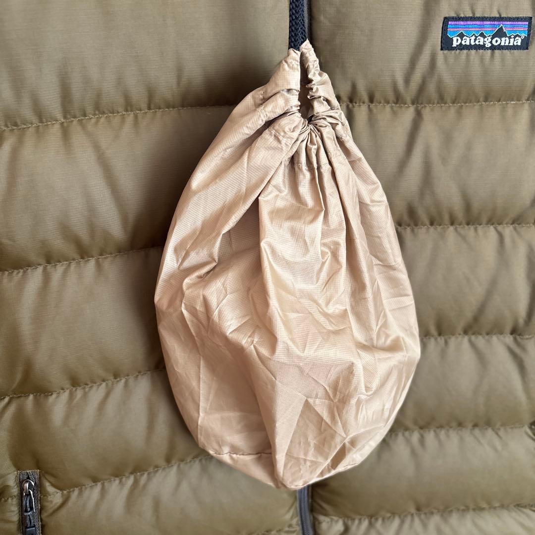 Patagonia フード付きダウンジャケット オリーブ