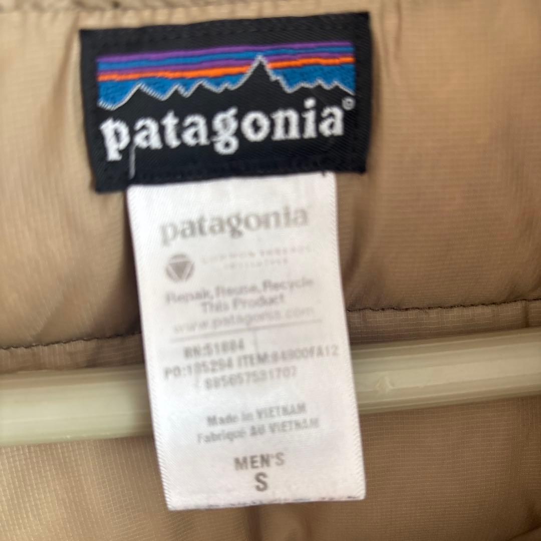 Patagonia フード付きダウンジャケット オリーブ