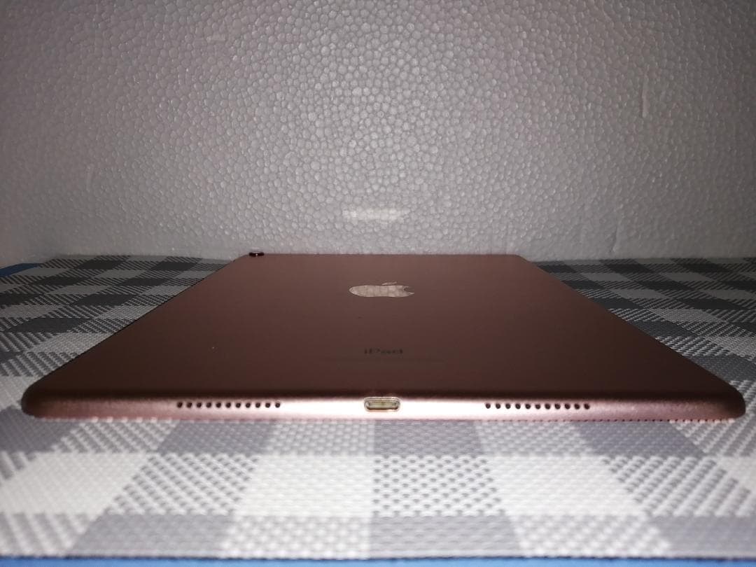 iPad Pro 10.5インチ 64GB MQF22J/A 国内版SIMフリー