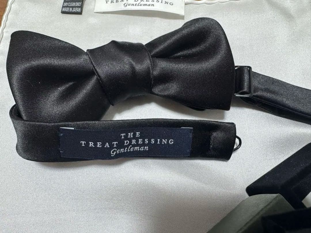 THE TREAT DRESSING ボウタイとカフスセット