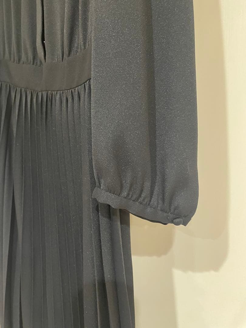 23区　クリスタルアムンゼン　プリーツ ワンピース