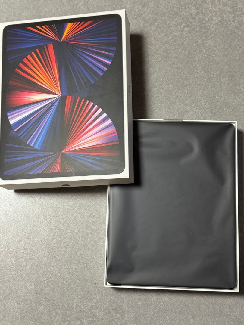 iPad Pro 12.9インチ第5世代(M1チップ)128GB スペースグレー