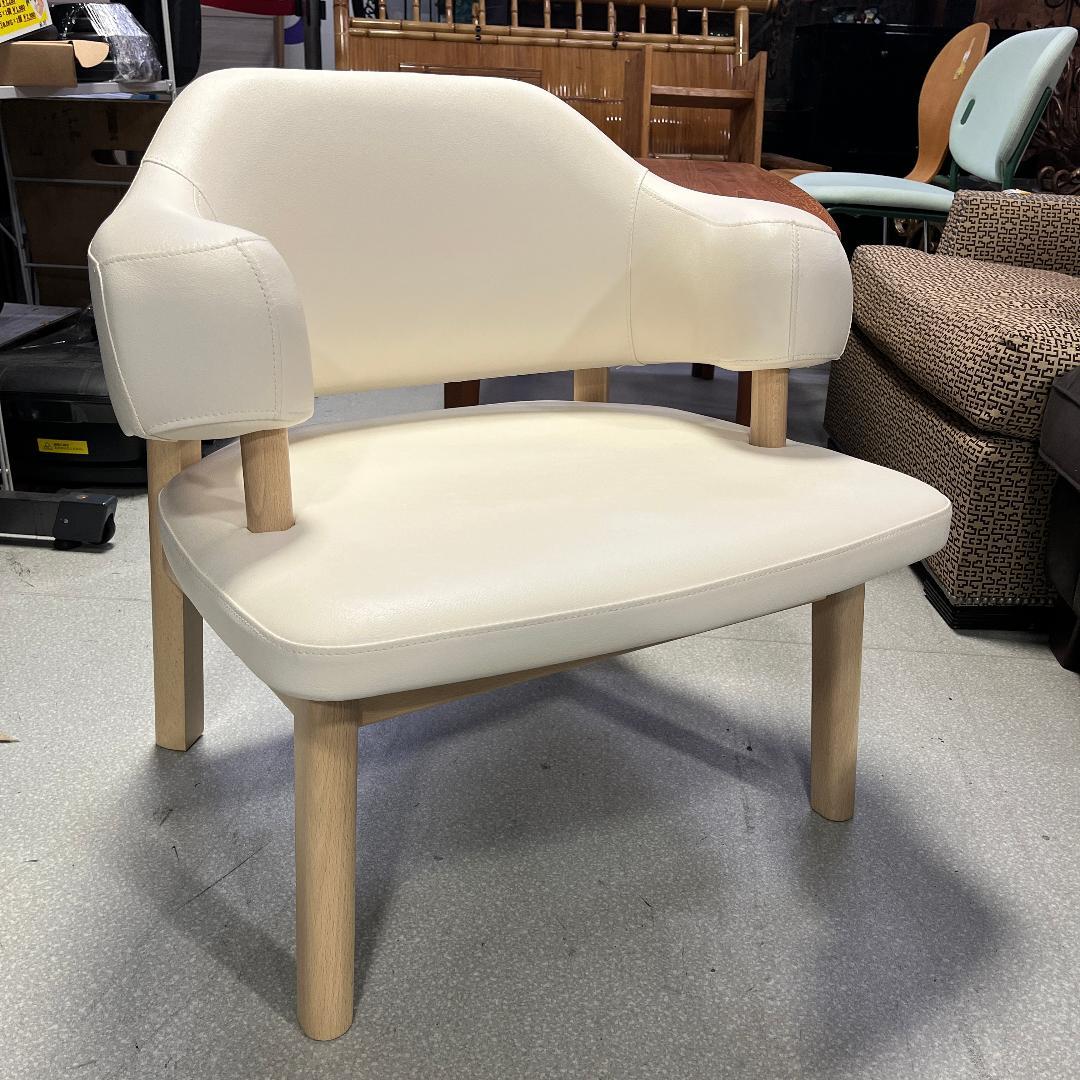 極美品 ADAL アダル ペコ 授乳サポートチェア