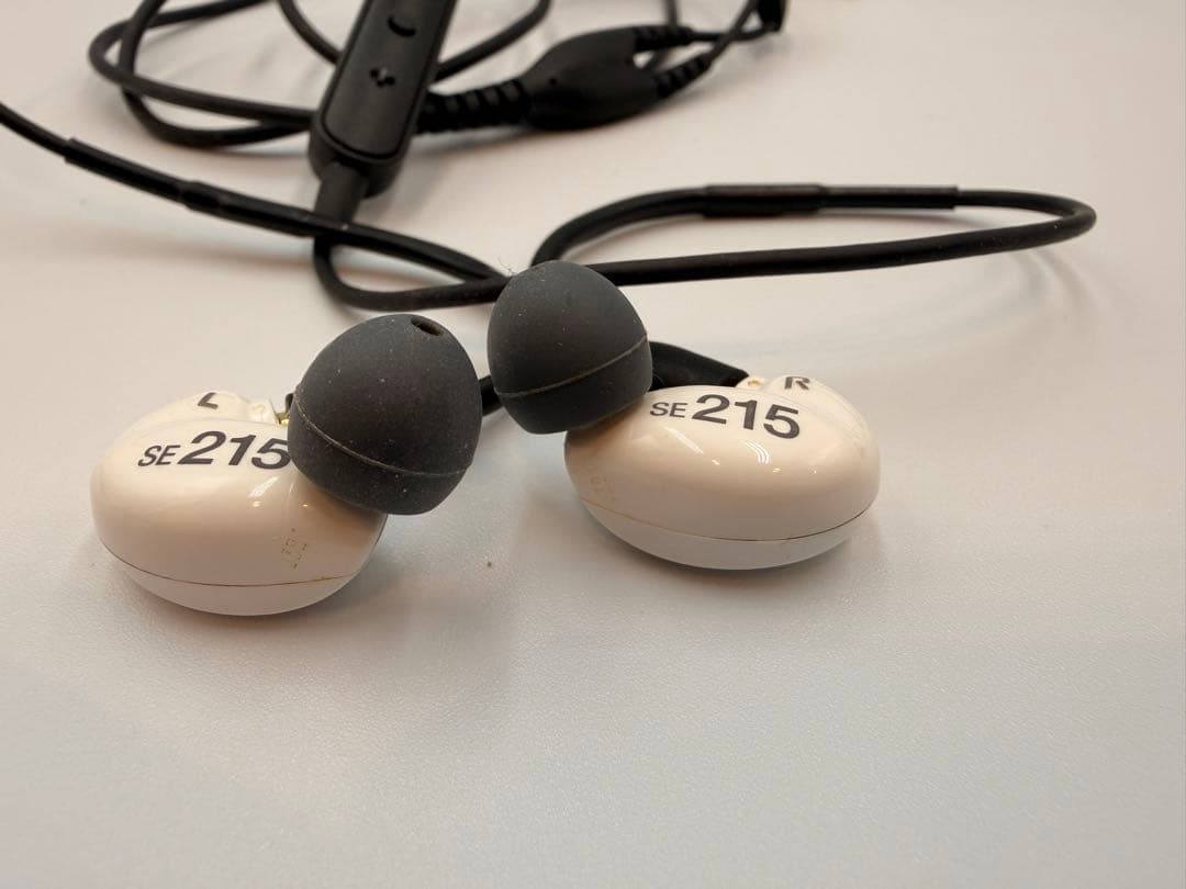 【動作確認済】SHURE SE215 高遮音性イヤホン ホワイト 有線B