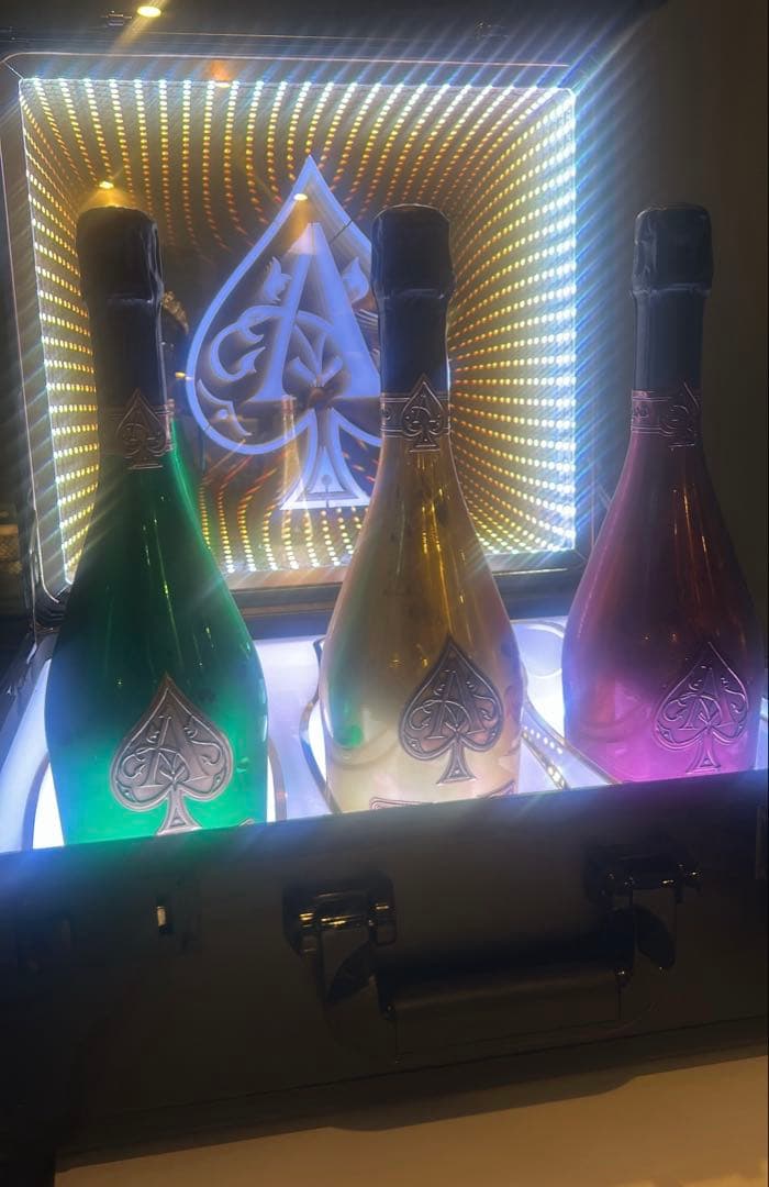 【最終値下げ】アルマンド アタッシュケース シャンパン LED 信号機