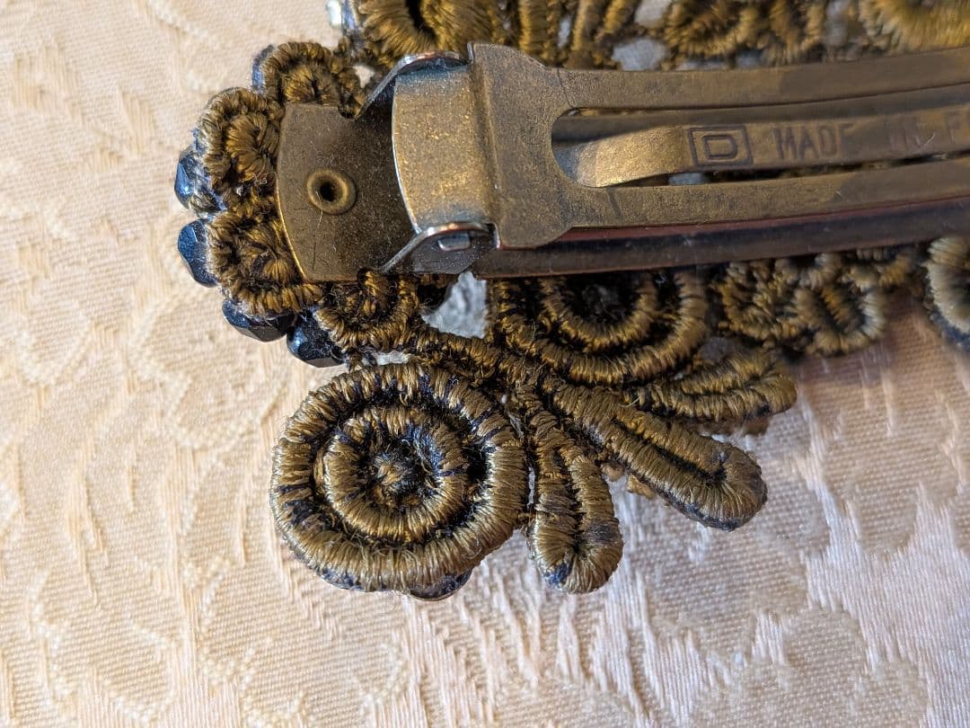 ★美品★ ミハエル・ネグリン ビーズ バレッタ 黒×カーキ