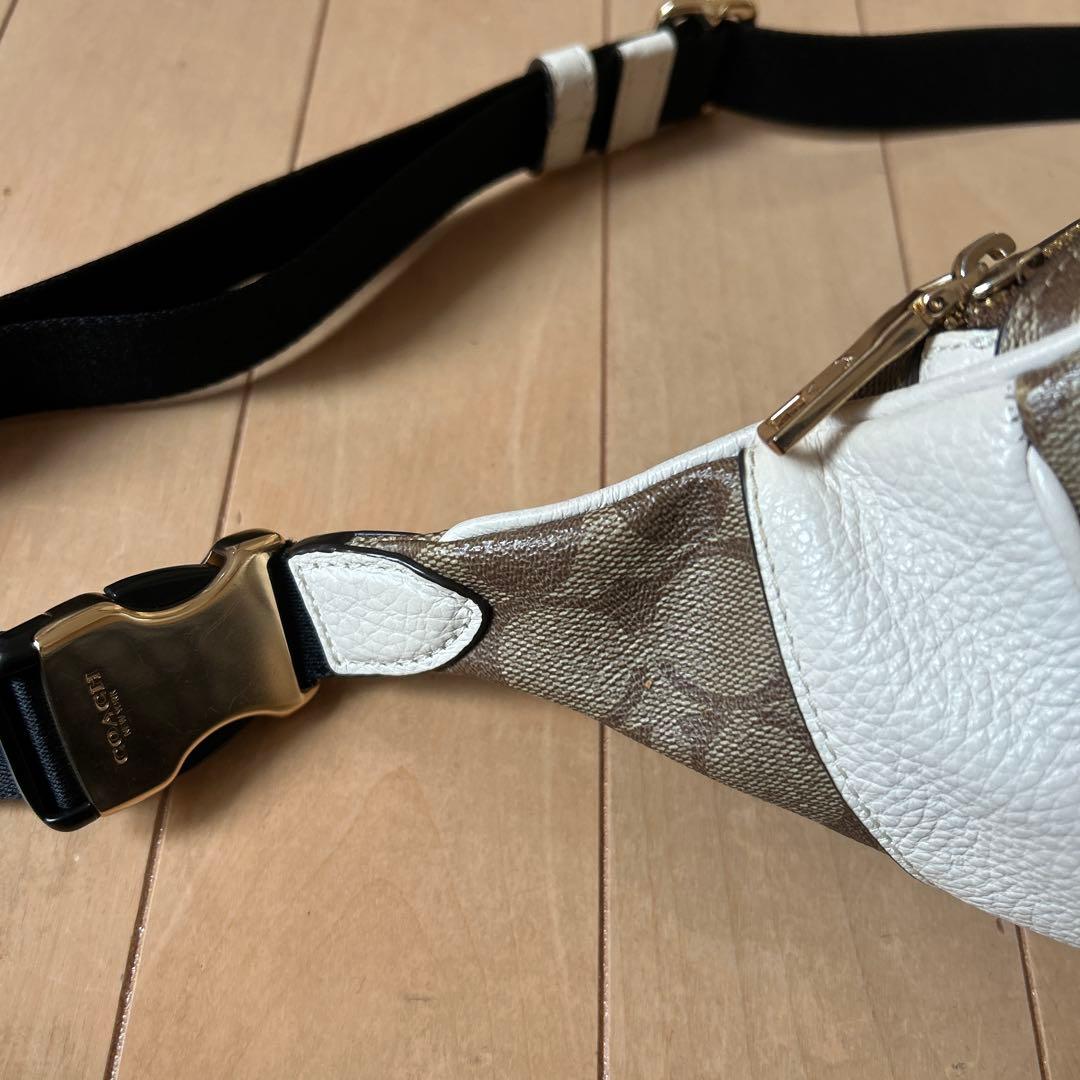 COACH ボディバッグ・ウエストポーチ ホワイト