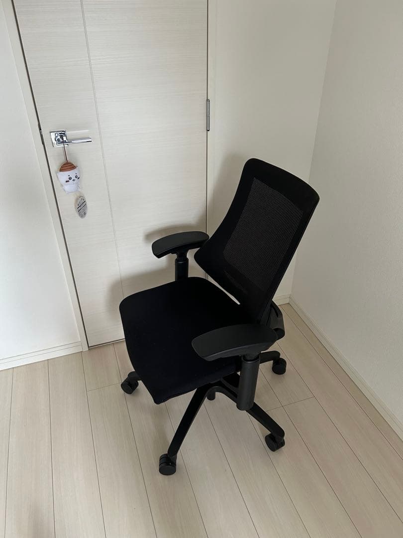 イトーキ エフチェア　アジャスタブル肘　オフィスチェア　処分価格
