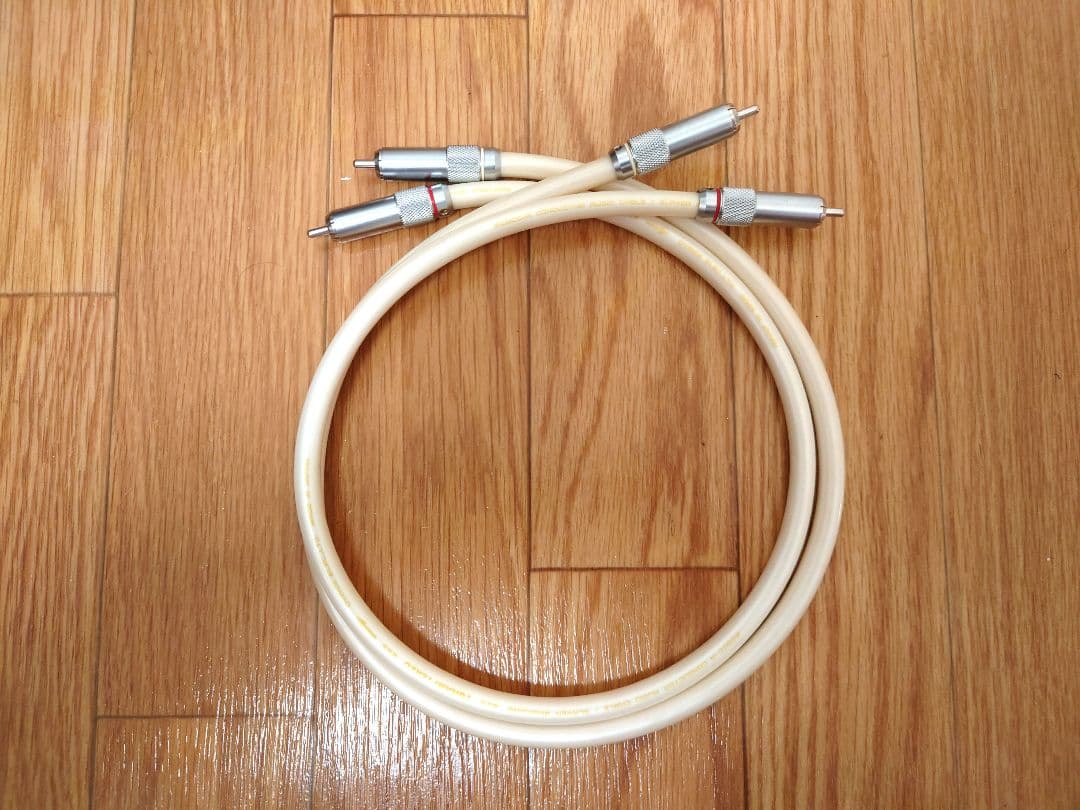 OYAIDE TUNAMI TERZO RR 0.7m RCAケーブル (初代)