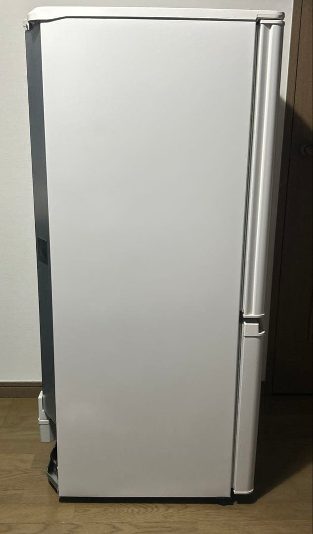 ♦️三菱ノンフロン冷凍冷蔵庫 MR-P15F-W形　2021年製1人暮らし 冷蔵庫
