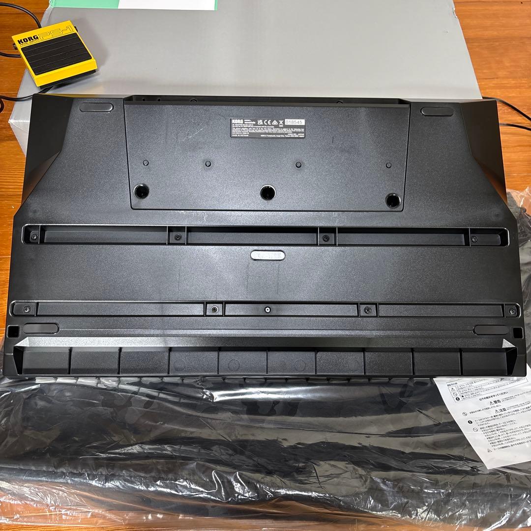 KORG Wavestate オマケでギグバッグとダンパーペダル付