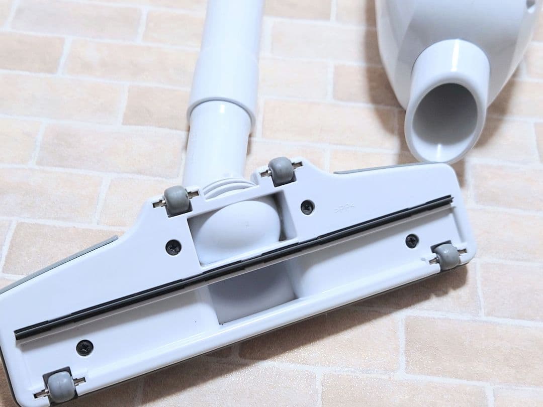 美品　マキタ　コードレス充電式　クリーナー　掃除機　CL107FD