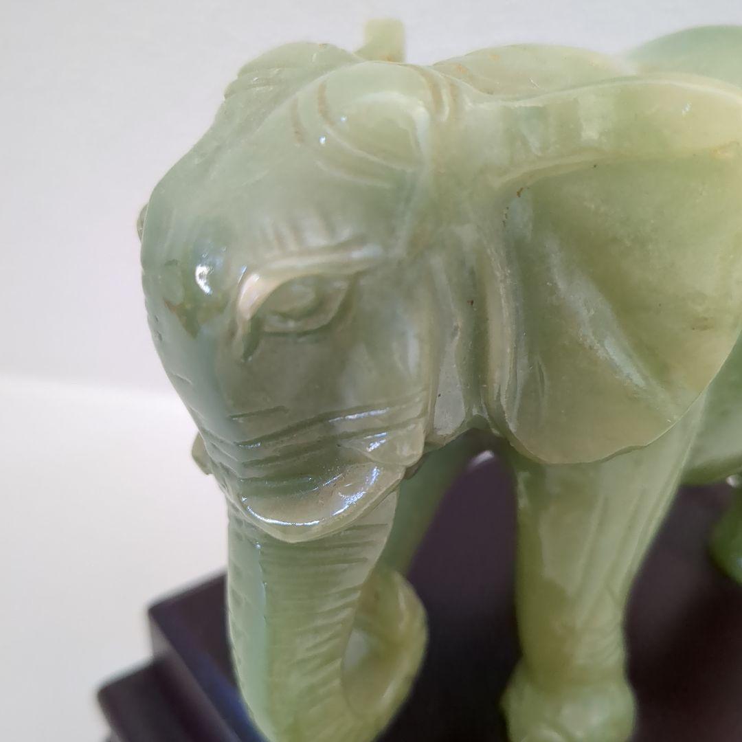 象の置物　台座あり