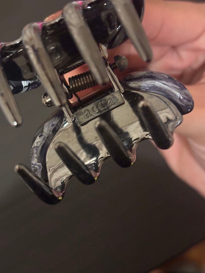 【超美品】acca ヘアクリップ中サイズ バネ伸び無し ハーフアップにおすすめ