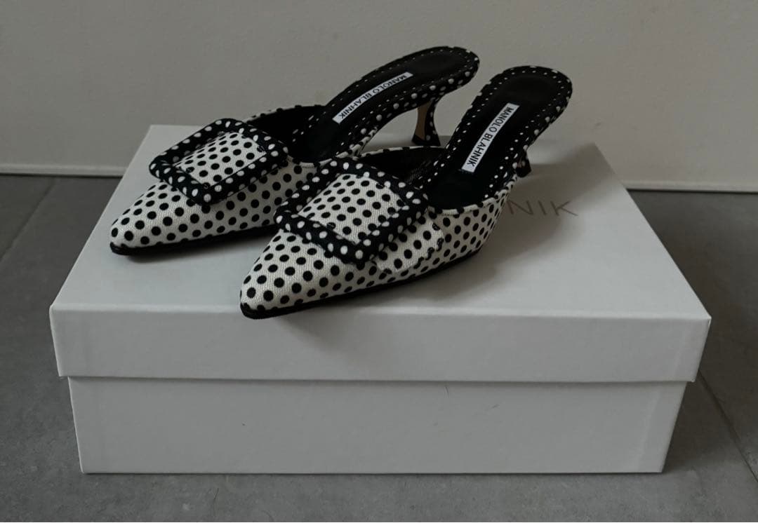 新品　未使用　マノロブラニク　メイセール　ミュール　ドット　35 水玉