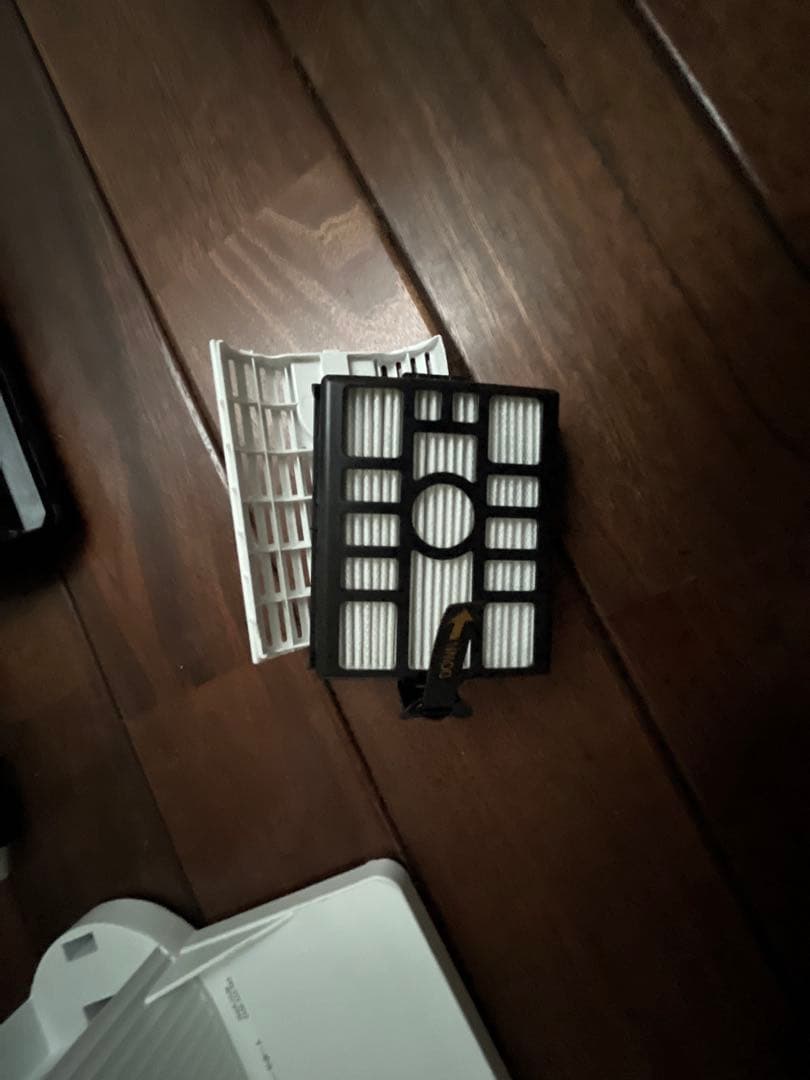 シャーク　スティッククリーナー　CS150JAEごみ収集ドック付。状態良好