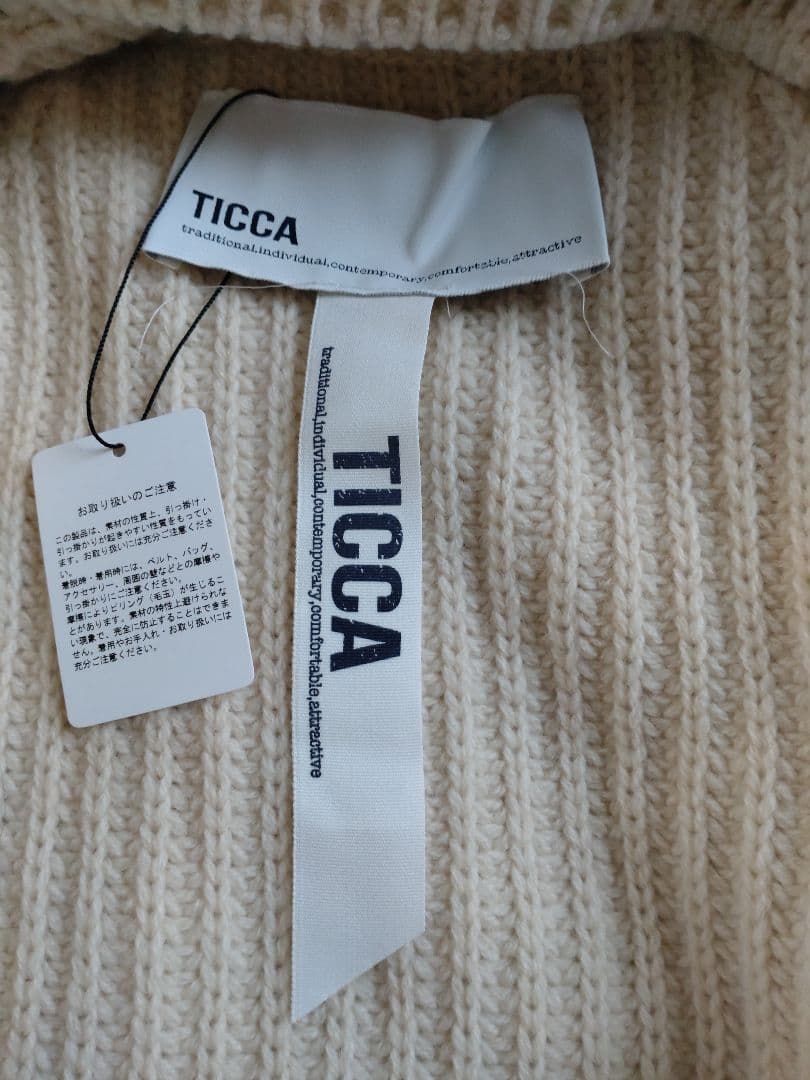 【未使用タグ付】TICCA　タートルネックリブニットベスト 　アイボリー