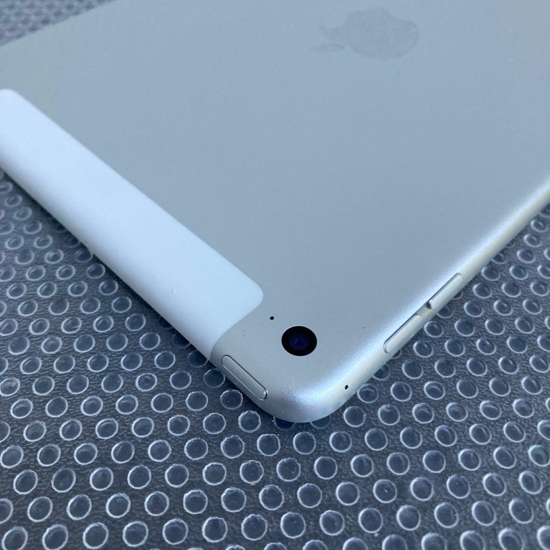 3996 極美品新品級☆電池良好☆iPad mini4 32GB SIMフリー☆