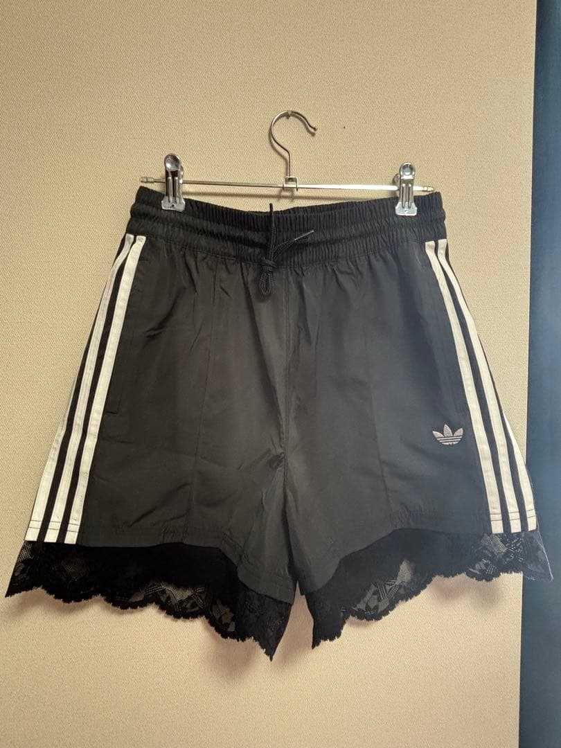adidas レーストリムスリーストライプショートパンツ S