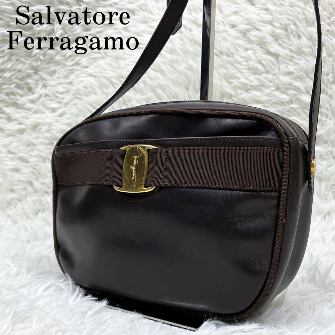 美品 フェラガモ ヴァラリボン ショルダーバッグ レザー