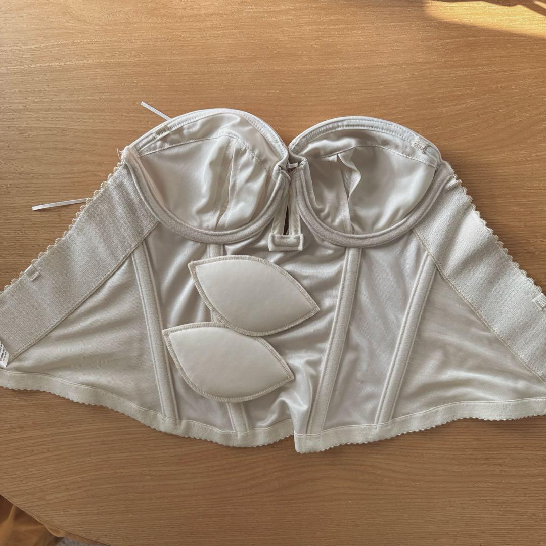 BRIDAL BEAUTE ブライダルインナー C70 バックレスビスチェ