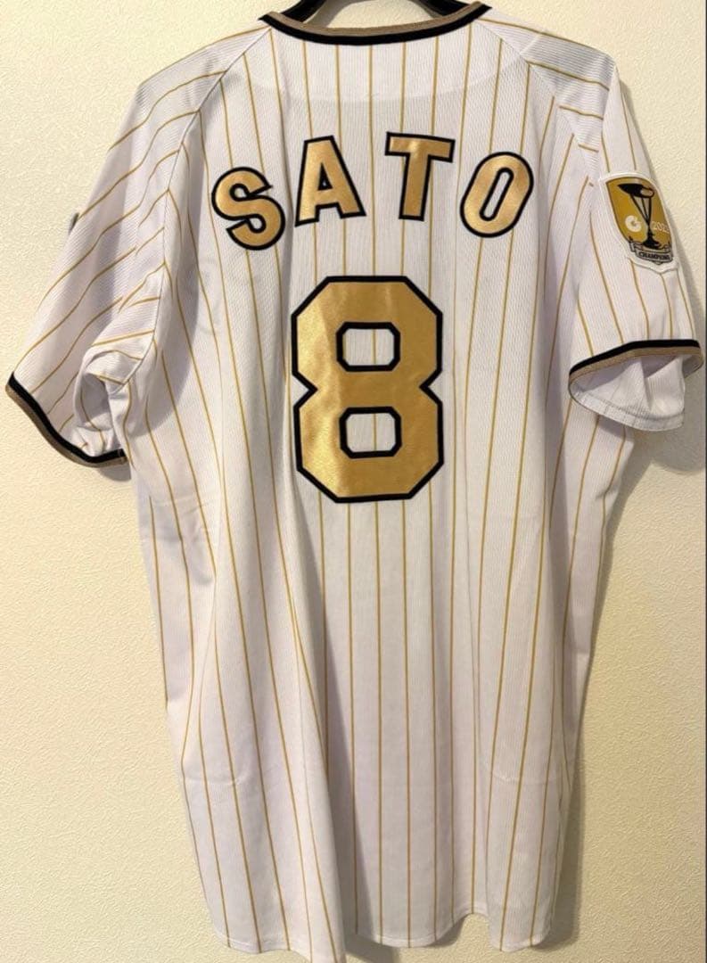 阪神タイガース 佐藤輝明 選手チャンピオン レプリカユニフォーム Oサイズ