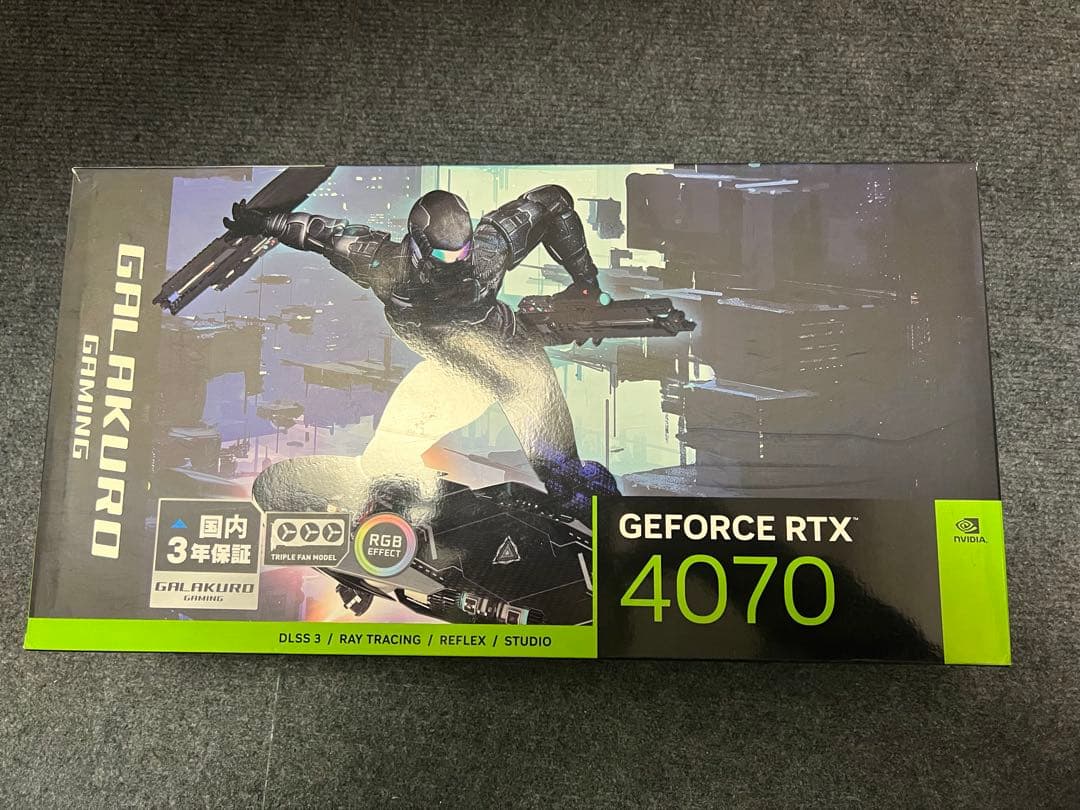 RTX4070 玄人志向　3連ファン　12GBモデル