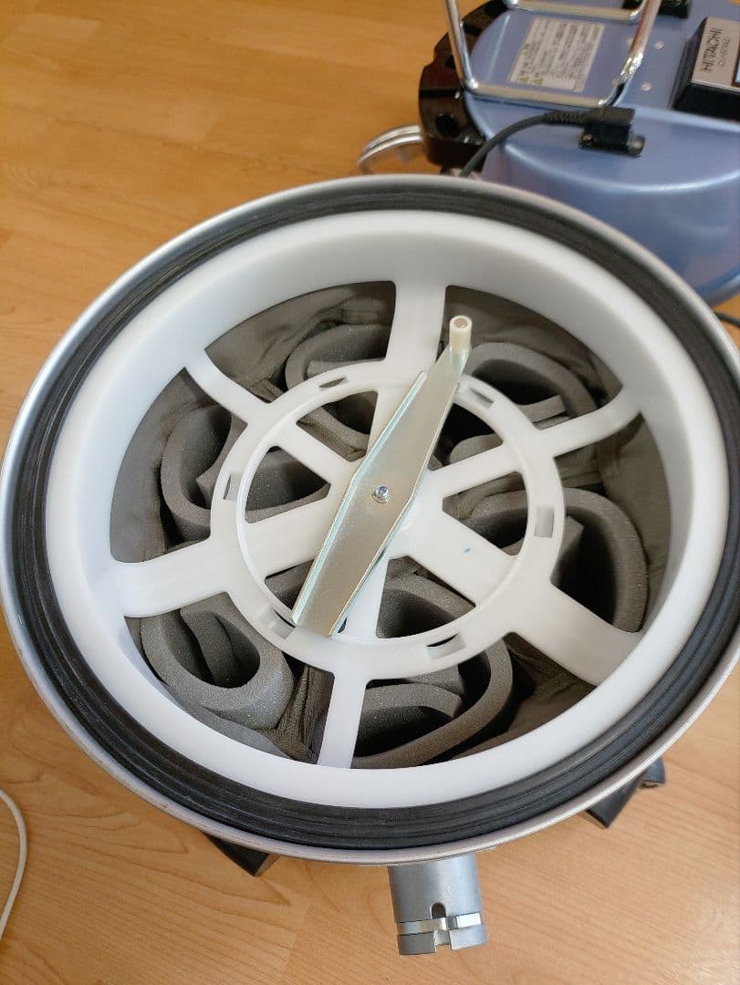 HITACHI　業務用掃除機　CV-97A2