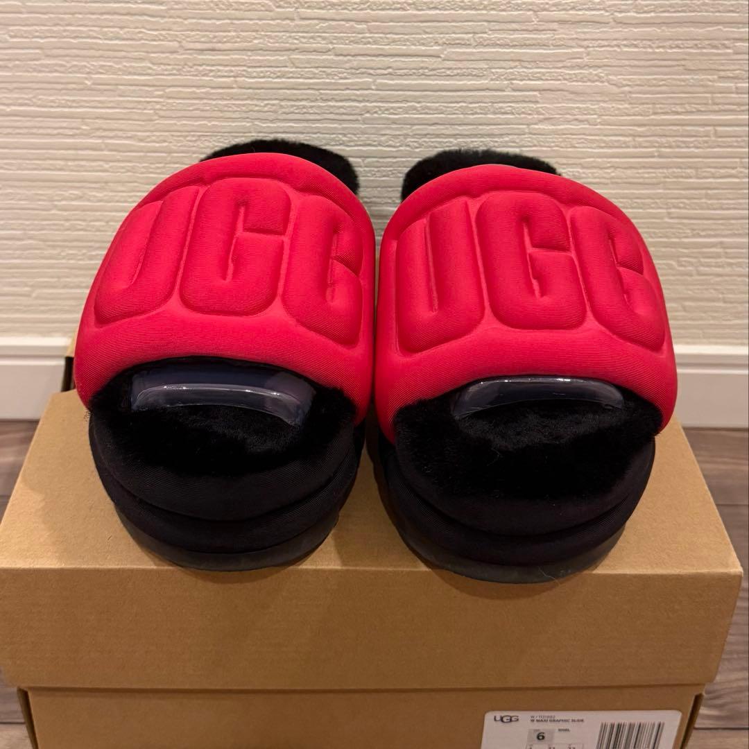 UGGマキシグラフィックスライド厚底サンダル
