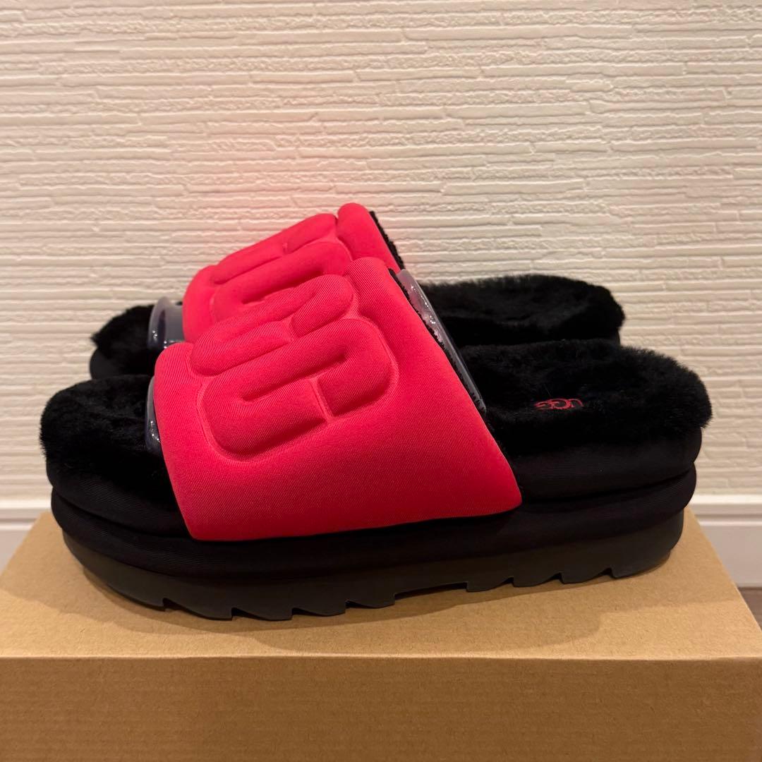 UGGマキシグラフィックスライド厚底サンダル