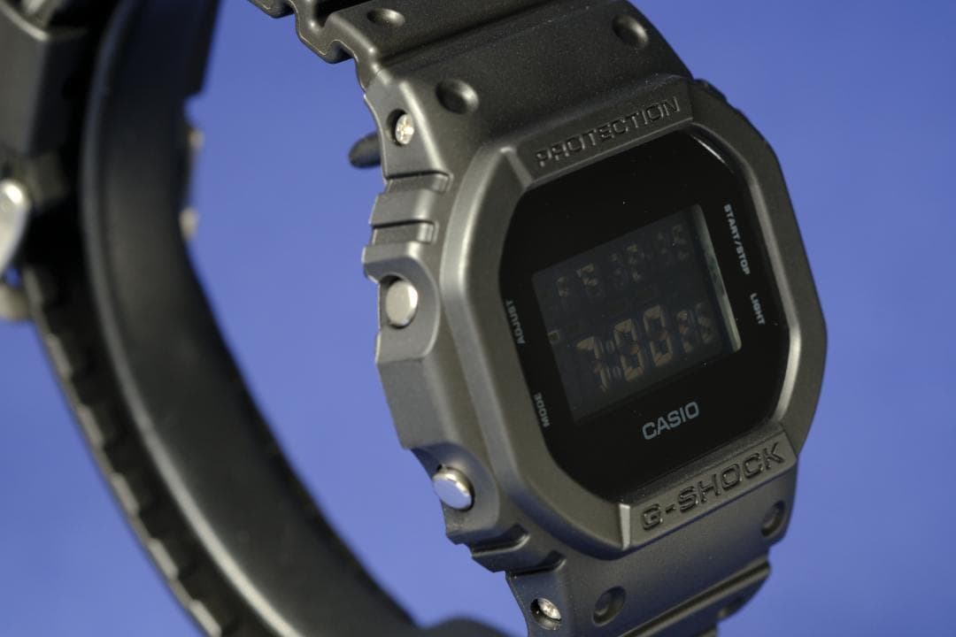 【美品】G-SHOCK DW-5600BB オールブラック／箱有り (152)