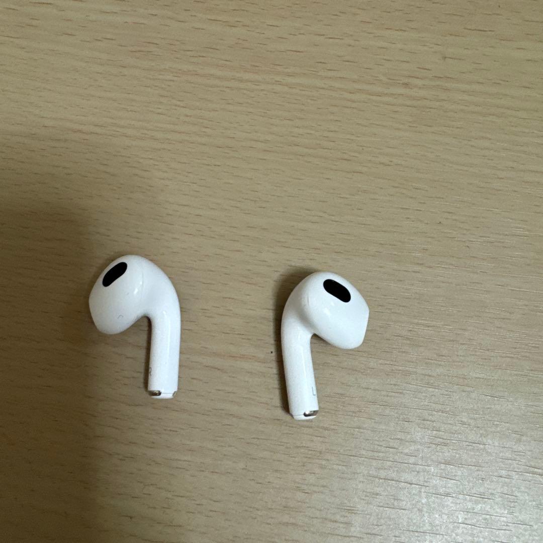 イヤホン AirPods3 with Lighting Charging Case