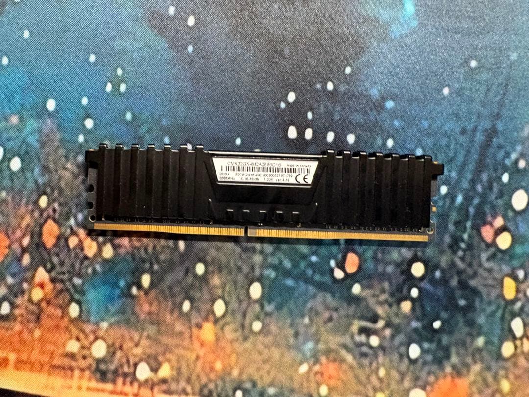 CORSAIR 16GB x 1 Vengeance LPX DDR4 メモリ