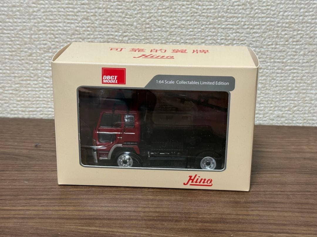 DBGT 1/64 日野ドルフィン トラクターヘッド メッキバンパー