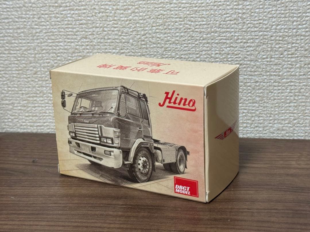 DBGT 1/64 日野ドルフィン トラクターヘッド メッキバンパー