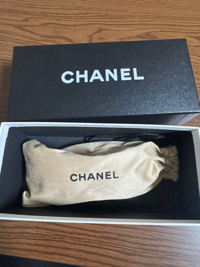 CHANEL ゴールドフレーム ブラウンレンズ サングラス