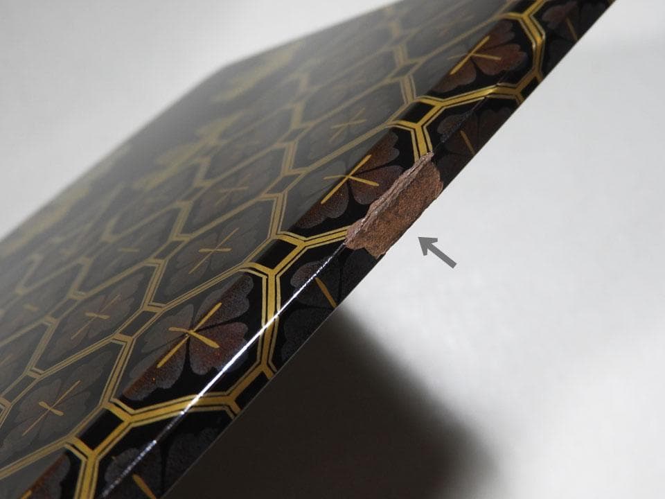 ●小さい 四段重箱 時代蒔絵 嵯峨桐 小紋尽くし 家紋 小重箱 片手の大きさ