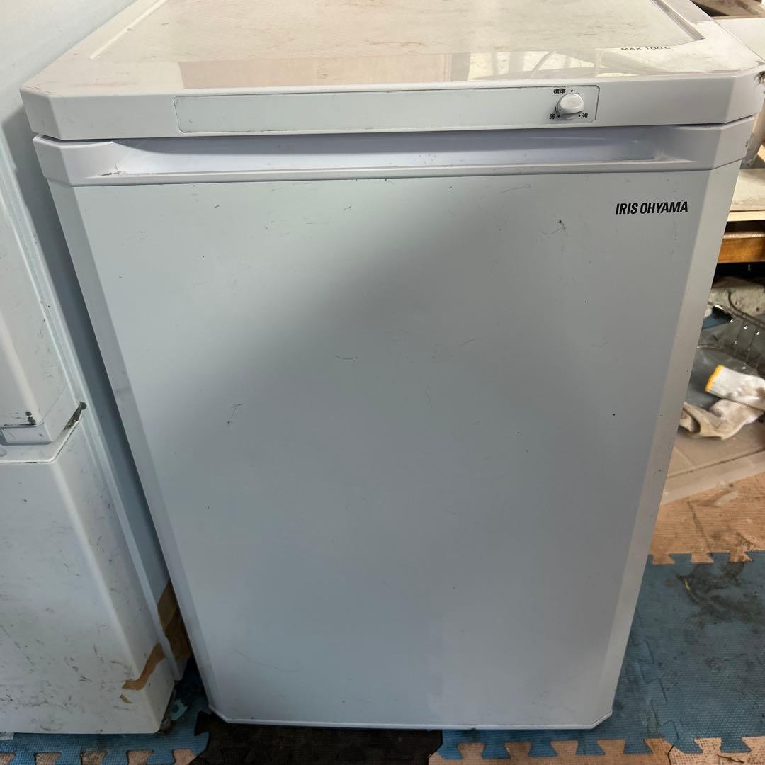 アイリスオーヤマ ノンフロン冷凍庫 大容量85L 激安　2022年製