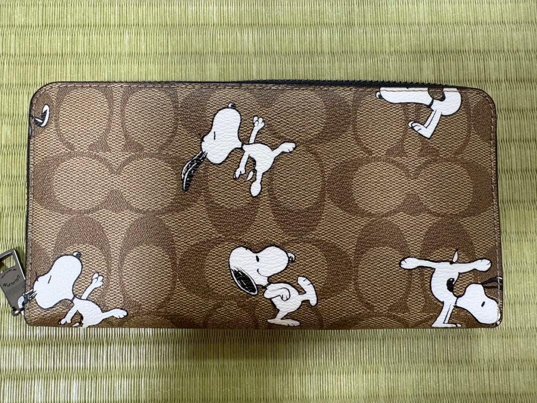 【新品】COACH コーチ　スヌーピー　長財布　巾着付き