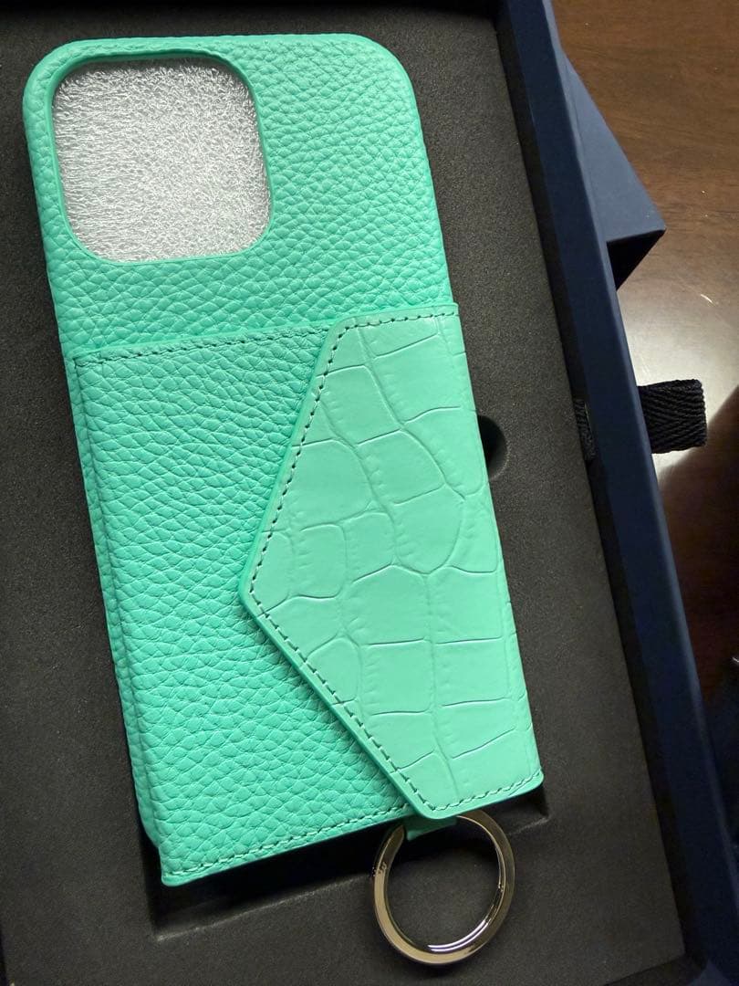 新品未使用 鈴木亜美さんiPhoneケース16promax ストラップセット