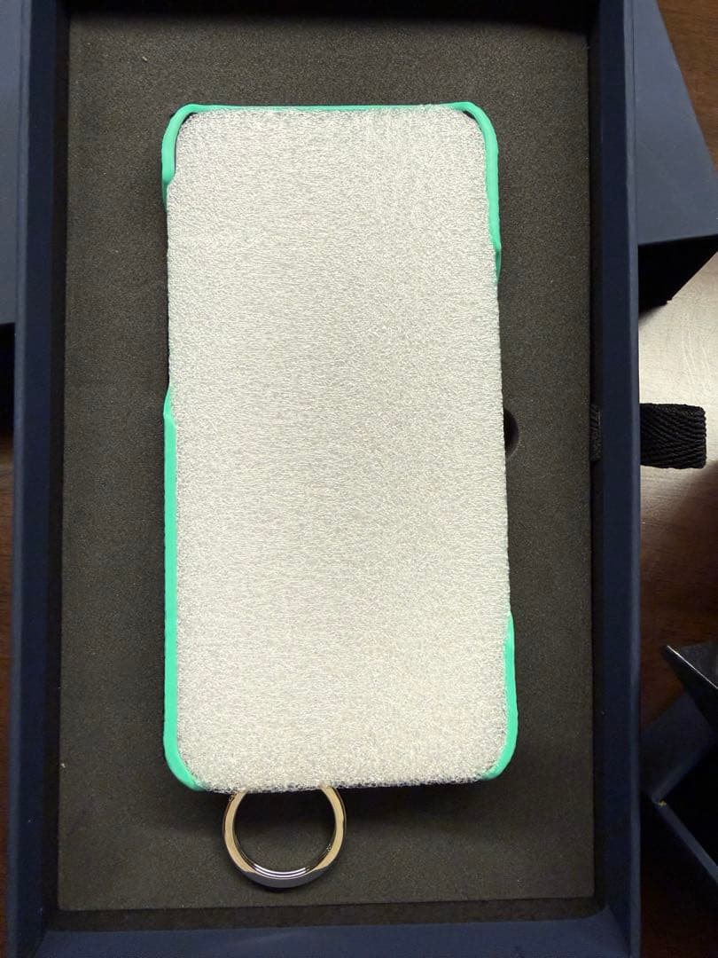 新品未使用 鈴木亜美さんiPhoneケース16promax ストラップセット