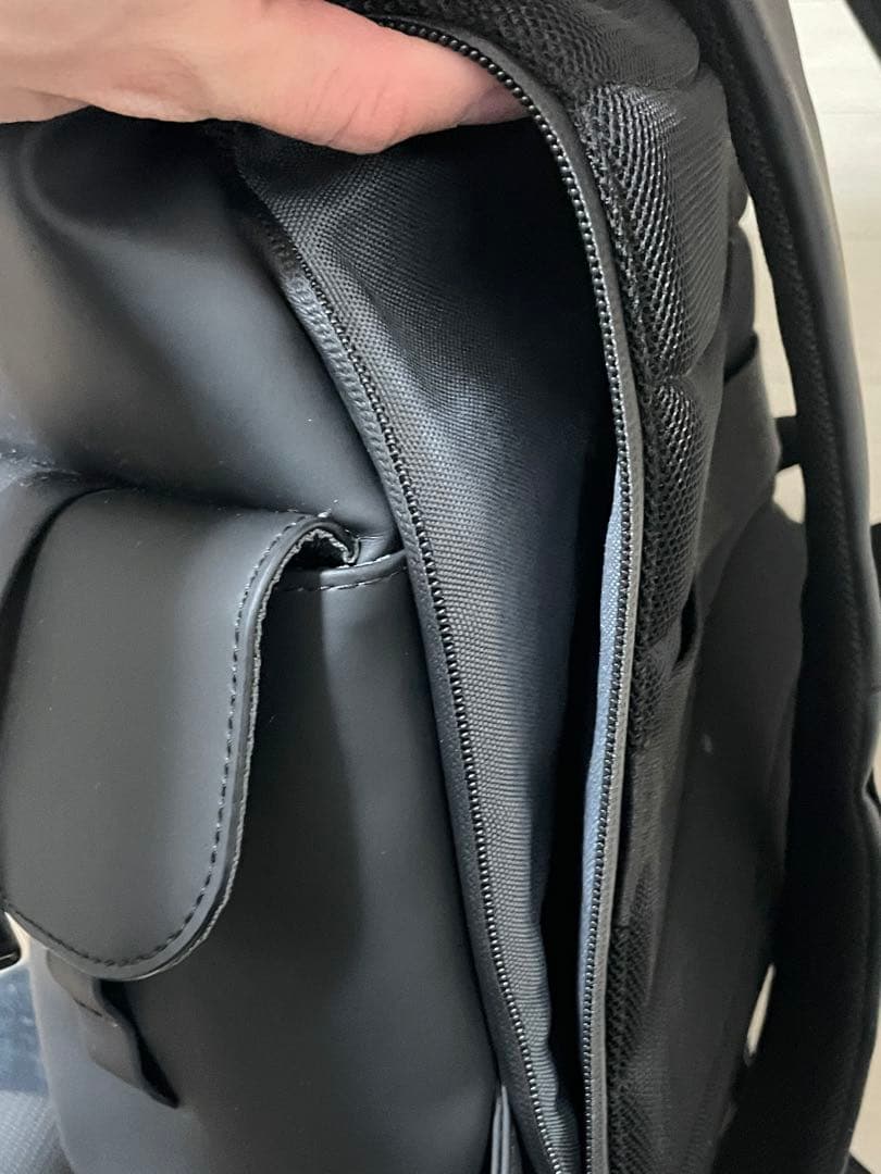 GASTON LUGA ブラックバックパック