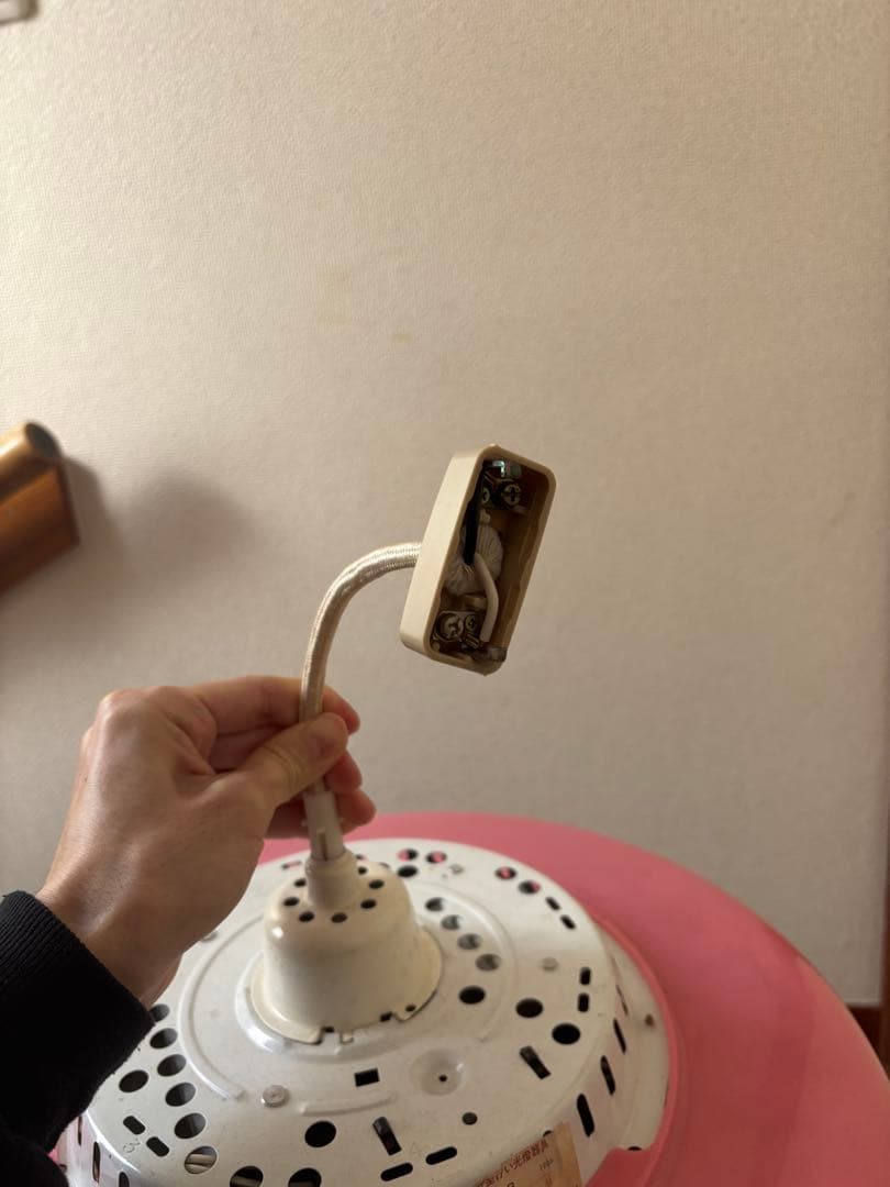 レトロポップ　70s 三菱　ペンダントライト　ピンク　蛍光灯　スペースエイジ