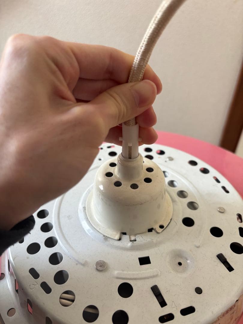 レトロポップ　70s 三菱　ペンダントライト　ピンク　蛍光灯　スペースエイジ