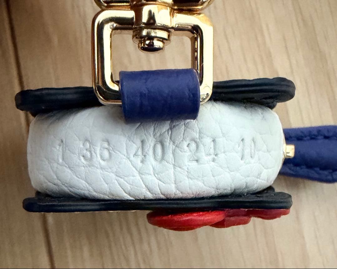 【美品】MAISON de SABRE ハローキティ　チャーム　キーホルダー