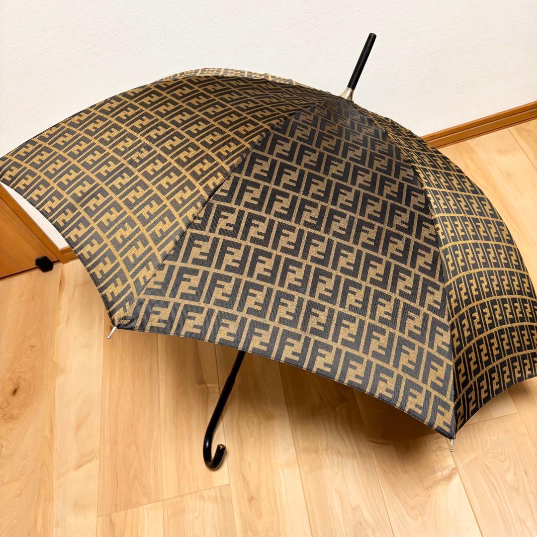 【人気】FENDI フェンディ 傘 ズッカ柄 総柄 茶色 ブラウン