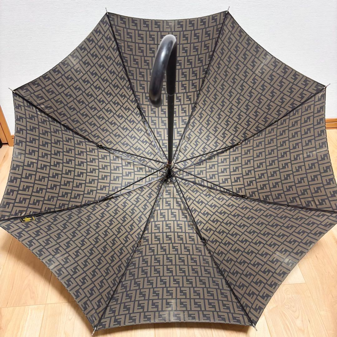 【人気】FENDI フェンディ 傘 ズッカ柄 総柄 茶色 ブラウン
