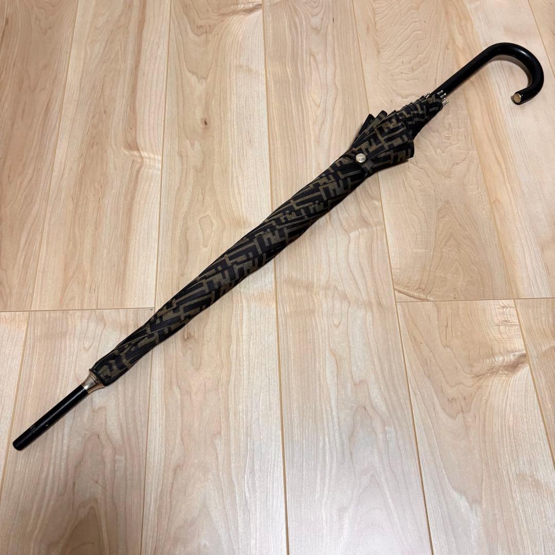 【人気】FENDI フェンディ 傘 ズッカ柄 総柄 茶色 ブラウン