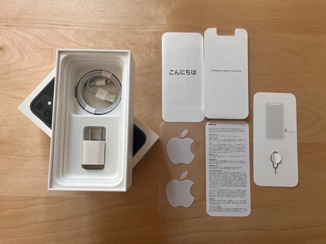 Apple iPhone 11 ブラック 内側カメラにひびあり