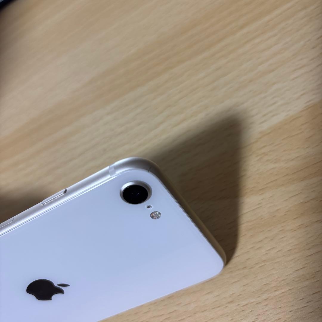 iPhone SE 第3世代 ホワイト
